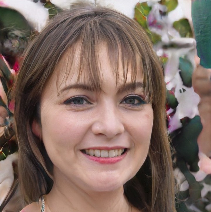 Imagen de Lic. Andrea Reyes dando una charla sobre Riesgo Romántico